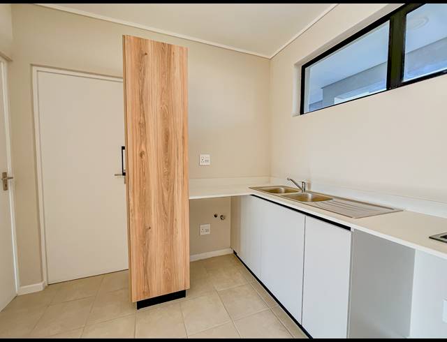1 BEDROOM APARTMENT TO LET IN BALLITO CENTRAL